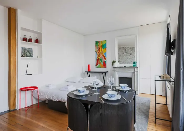 Luminous 1bdr Witha C&balcony-marais Louvre Apartmán *