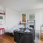 Luminous 1bdr Witha C&balcony-marais Louvre 아파트 *