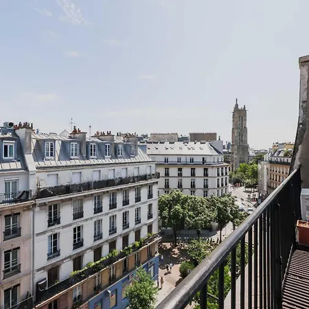 Luminous 1bdr Witha C&balcony-marais Louvre Paris