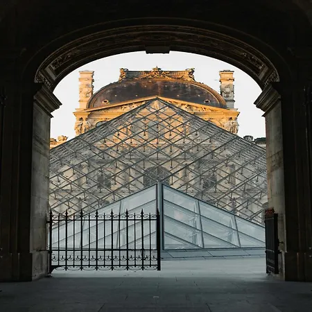 Luminous 1bdr Witha C&balcony-marais Louvre * 파리