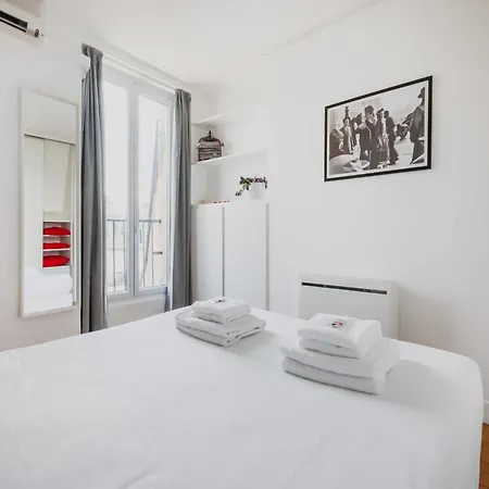 Luminous 1bdr Witha C&balcony-marais Louvre 巴黎