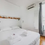 Daire Luminous 1bdr Witha C&balcony-marais Louvre Paris
